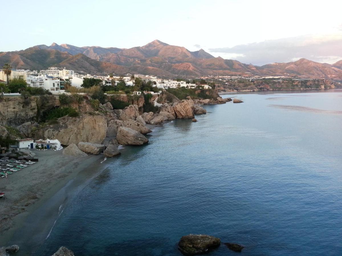 Playa Torrecilla Piscina Centro 2 Habitaciones Nerja Ngoại thất bức ảnh
