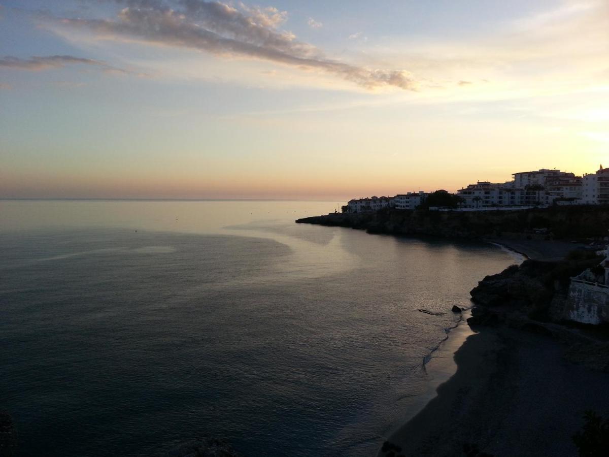 Playa Torrecilla Piscina Centro 2 Habitaciones Nerja Ngoại thất bức ảnh